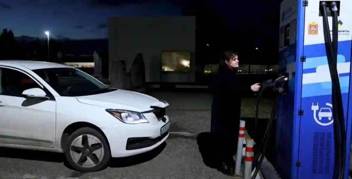 Новость Она за рулем» изучает EVOLUTE&nbsp;i‑PRO и новый маршрут